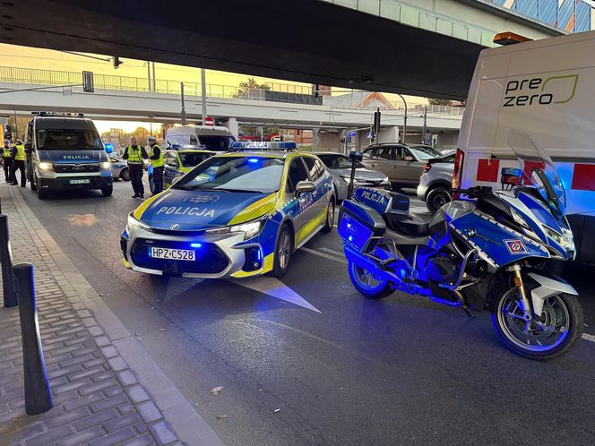 Warszawa. Wypadek na rondzie Tybetu. Tomasz U. przebywał na wolności mimo doprowadzenia do katastrofy autobusu [ZDJĘCIA].