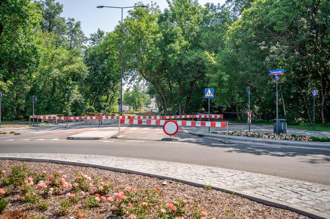 Nawałnica uszkodziła most na Siewnej w Łodzi.