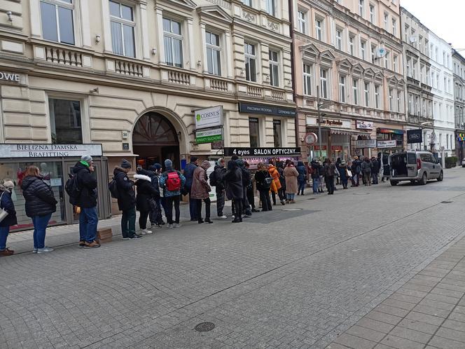 Kolejki pod cukierniami w Poznaniu. Tłusty czwartek 2024