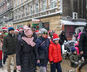 Parada w Mikołajów w Chorzowie na koniec Mikołajowego Festiwalu Czekolady z... owadami