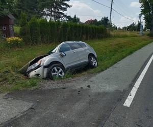 Tymowa. Osobówka zjechała z drogi i uderzyła w betonowy przepust