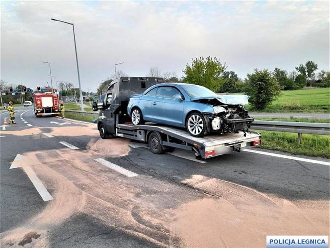 Legnica. 58-latek z volkswagena zszokował innych kierowców. Wszystko się nagrało [ZDJĘCIA]