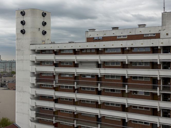 Titanic w centrum Wrocławia. Szesnastopiętrowy galeriowiec przy Powstańców Śląskich to jeden z największych molochów we Wrocławiu