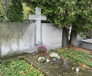 Grób matki Bronisława Komorowskiego