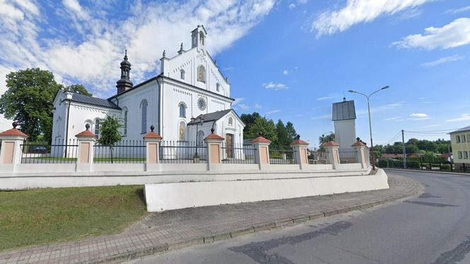 Grodzisko Dolne. W tej wsi na Podkarpaciu odkryto ślady osadnictwa z okresu 12 tys. l.p.n.e. Według legendy założył ją Bolesław Chrobry