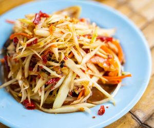 Chińska surówka z kapusty pekińskiej. Pyszna, prosta i uniwersalna 