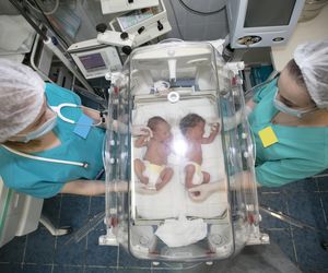 W Poznaniu urodziły się czworaczki. Przypadek jeden na 700 tys.