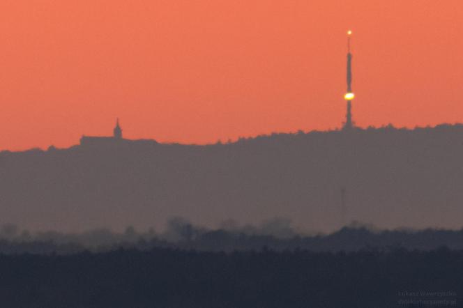 Góry Świętokrzyskie widziane z Góry Trzech Krzyży w Parchatce