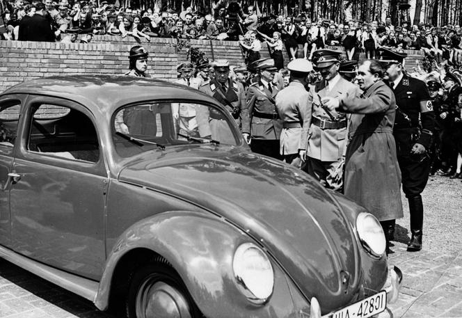 Kultowy Garbus został zamówiony przez samego Adolfa Hitlera u Ferdinanda Porsche, twórcy marek Porsche i Volswagen 
