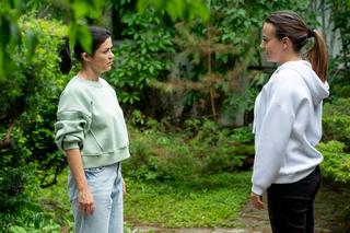 M jak miłość odc. 1677. Magda (Anna Mucha), Kinga (Katarzyna Cichopek)