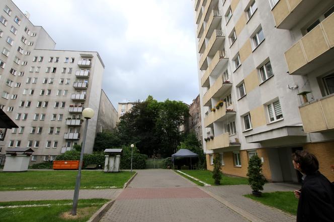 Mieszkańcy bloków przy Ogrodowej protestują przeciwko nowej inwestycji: Wciskają nam budynek między bloki