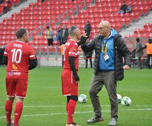 W Tychach grają gwiazdy światowego futbolu. Najpierw był pokazowy trening z młodzieżą