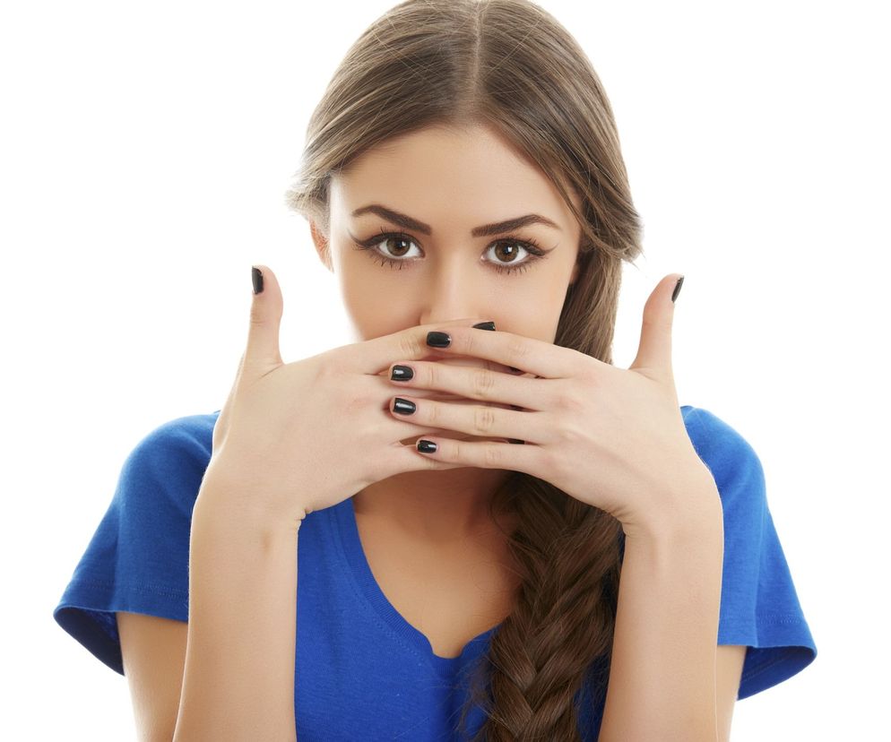 Przyustne zapalenie skóry  to choroba przypominająca trądzik, która powstaje w wyniku reakcji alergicznej skóry na kosmetyki.