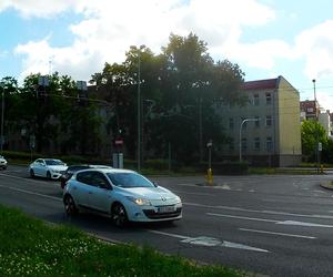Plac Szyrockiego jest przekleństwem pieszych. Radny interweniuje