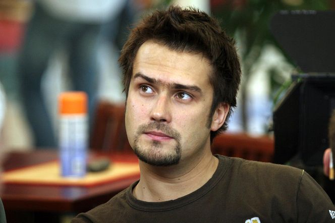 Michał Lesień kiedyś i dziś. Tak zmienił się serialowy Jacek Przypadek z "Lokatorów"