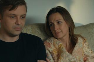 Barwy szczęścia odcinek 3017. Hubert (Marek Molak), Asia (Anna Gzyra)