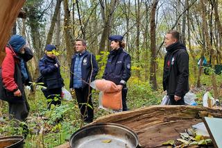 Caritas i policja odwiedzają poznańskie koczowiska
