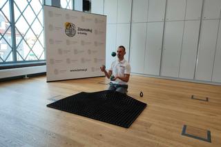 Leszek Domitrz pobił rekord Polski i ustanowił nowy w żonglowaniu stalowymi kulami!