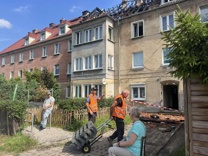 Pożar w kamienicy przy ul. Hallera. Mieszkańcy rozgoryczeni działaniami miasta