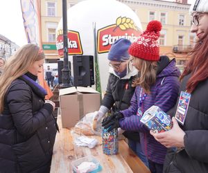 33. Finał Wielkiej Orkiestry Świątecznej Pomocy. Dziennikarze Radia ESKA rozgrzewają Tarnów pysznym żurkiem!