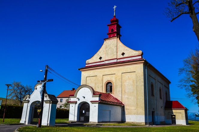 Atrakcje Krzanowic to architektura sakralna - kościół św. Wacława i św. Mikołaja