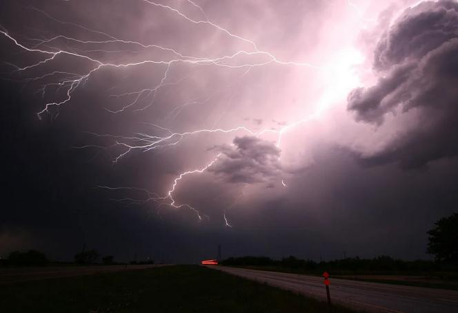 Burze zmierzają nad Wielkopolskę! Pomarańczowy alert IMGW