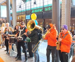 Popeyes na Dworcu Głównym we Wrocławiu otwarty! Spora kolejka, muzyka na żywo i darmowy kurczak