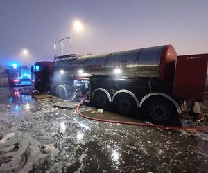 Strażacy walczyli z ogniem na składowisku odpadów w Bełżycach