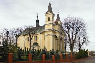Przysucha/ Klasycystyczny kościół św. Jana Nepomucena i św. Ignacego Loyoli