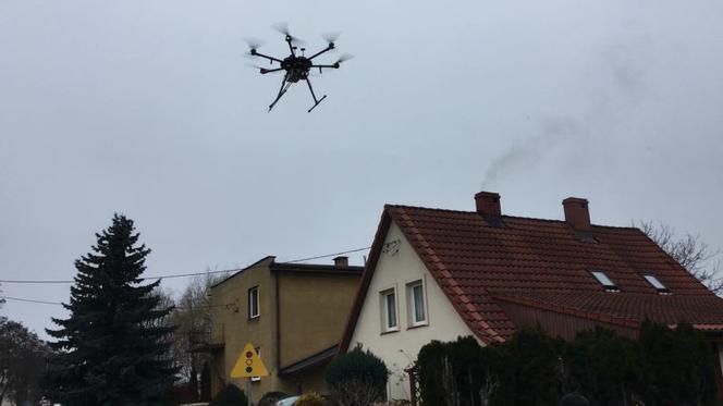 Smog w Szczecinku. Straż Miejska z dronem