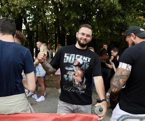 50 Cent w Warszawie. Tłumy przed Stadionem Narodowym 