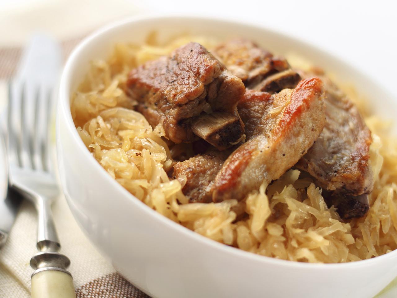 Bigos na żeberkach: przepis