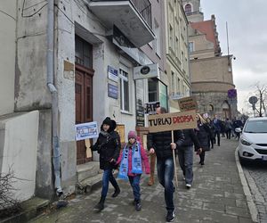 Protest mieszkańców gminy Purda pod olsztyńskim ratuszem