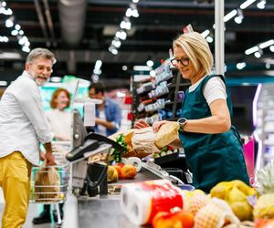 Jak są czynne sklepy w niedzielę 16.02.2025? 