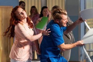 Na dobre i na złe odc. 955. Maks Beger (Tomasz Ciachorowski), Majka (Katarzyna Wuczko)