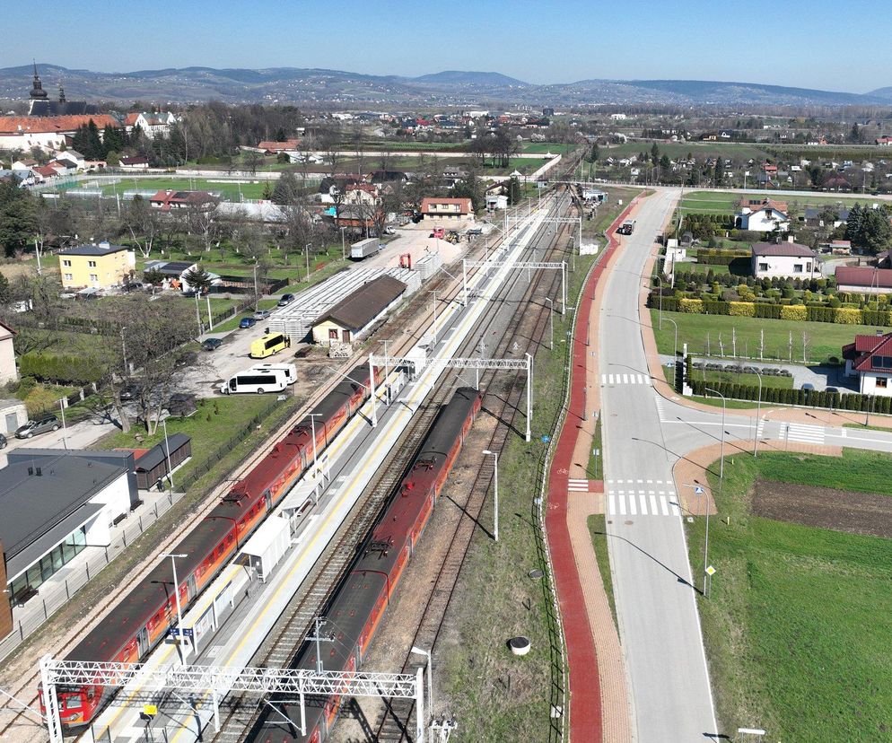 Zmodernizowana Kryniczanka jak nowa. Szybciej i bez barier koleją do Muszyny i Krynicy