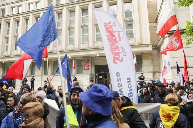 Protest pracowników Poczty Polskiej w Warszawie