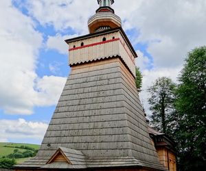 To jedna z najmniejszych małopolskich wsi. Kiedyś król Polski podarował ją biskupowi z Krakowa 