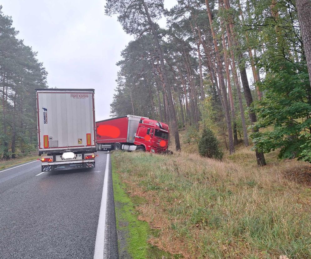 Tragiczny wypadek pod Bydgoszczą. 45-letni kierowca bmw zginął na miejscu. Utrudnienia w ruchu potrwają wiele godzin 