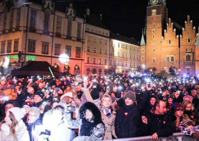 Wielki Finał WOŚP 2024. "Światełko do Nieba" we Wrocławiu. Było zjawiskowo [ZDJĘCIA, NAGRANIE]