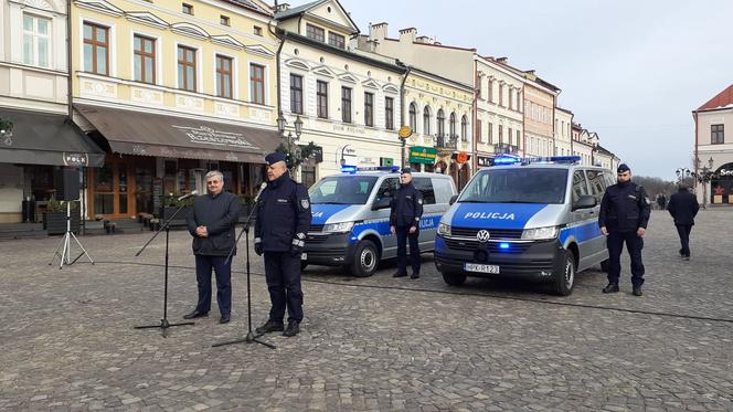 Rzeszowscy mundurowi mają dwa nowe radiowozy!