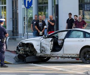 Zderzenie dwóch aut na Mokotowie; jeden z nich wjechał w ludzi