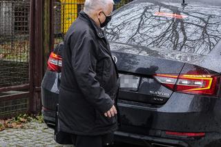 Naczelnik założył maskę