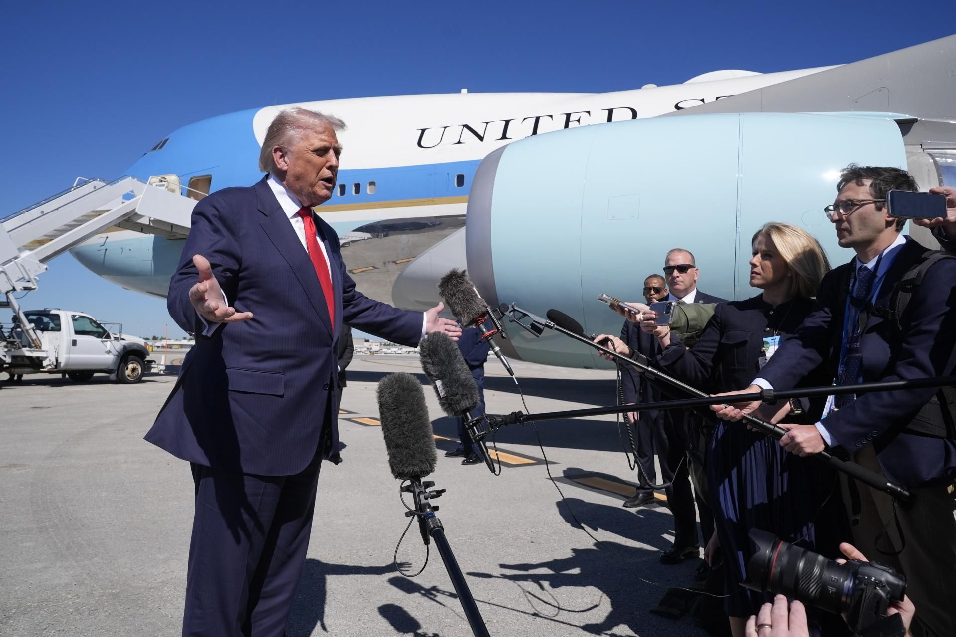 Trump Maduro