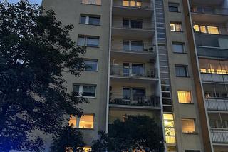 Runęła z 9 pietra w bloku na Mokotowie. Nie było szans na ratunek, kobieta nie żyje