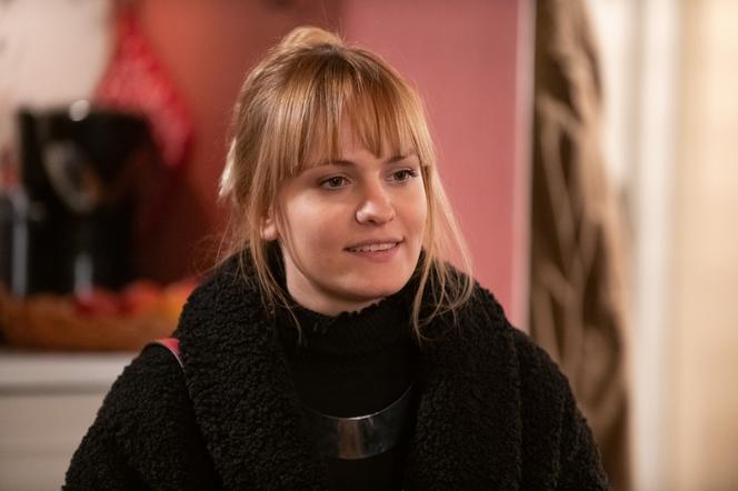 Na Wspólnej, odc. 3066. Sandra (Michalina Robakiewicz)