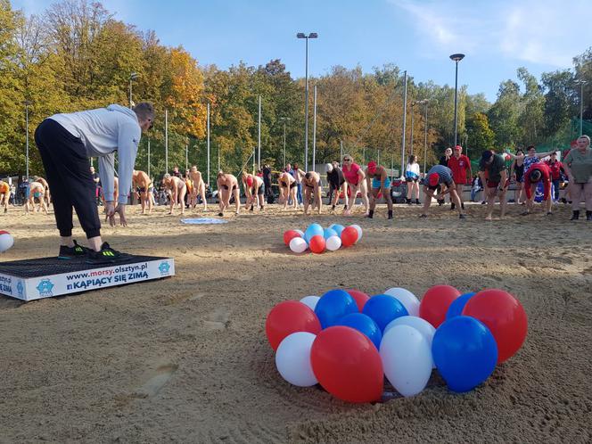 „Kąpiący się zimą Olsztyn” zainaugurowali sezon zimowych kąpieli
