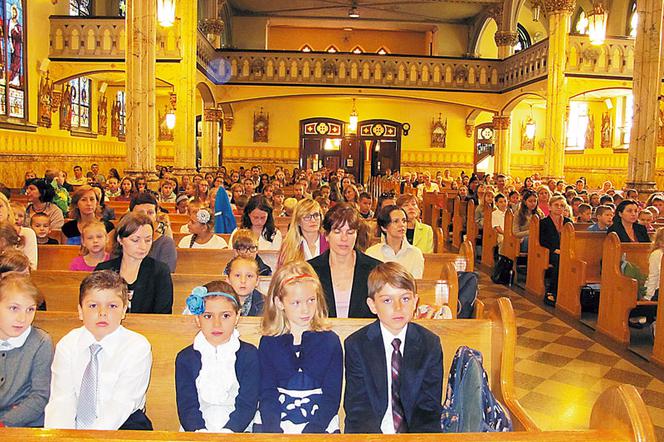 Poświęcili przybory szkolne i książki