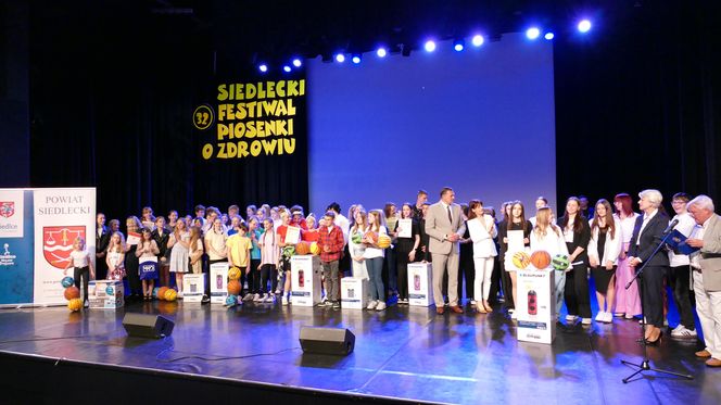 Propagowanie zdrowego stylu życia w tak wdzięcznej formie jak piosenka zyskało przez lata wielu zwolenników i co roku gromadzi chętnych do śpiewania.