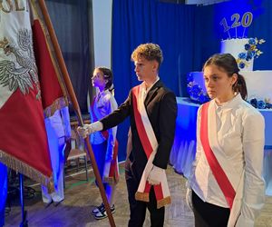 Szkoła Podstawowa nr 1 w Starachowicach ma już 120 lat. Zobaczcie zdjęcia z uroczystości